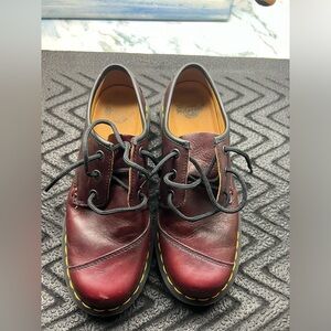 Unisex dark red Oxford shoes. Gently worn.